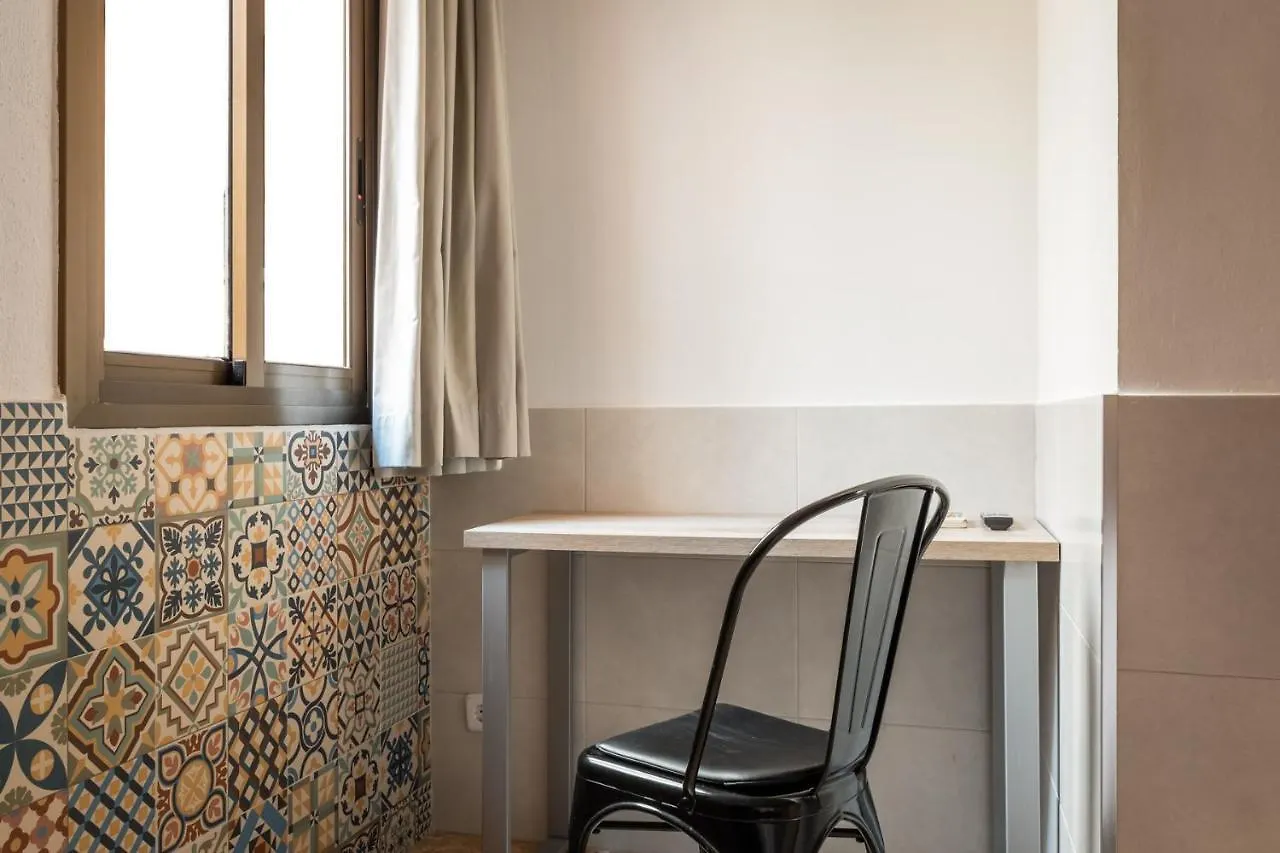Hostal Baler Barcelona 2*,